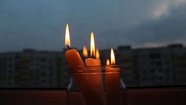 Енергетики відновлюють постачання електроенергії після ускладнення погодних умов